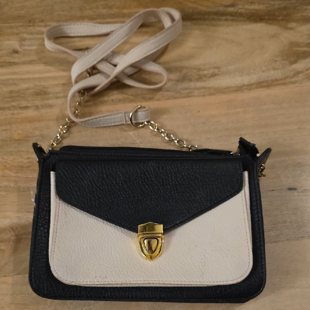 Jessica Simpson Black and Cream Crossbody Bag